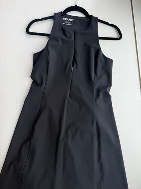 Spanx, SpanxShape Get Moving  zip front dress Women’s Size Small, Black. NWOT
